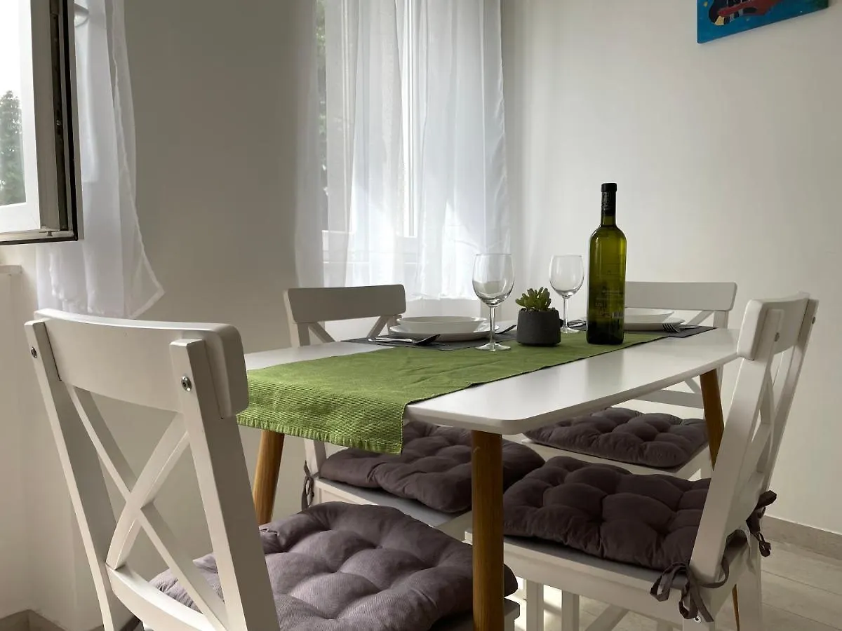 Modern Apartment In The Old Part Of Town Rijeka