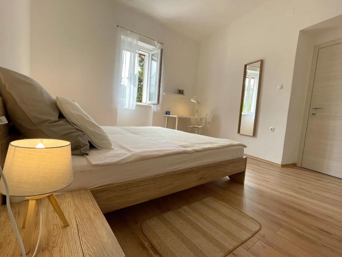 Modern Apartment In The Old Part Of Town Rijeka